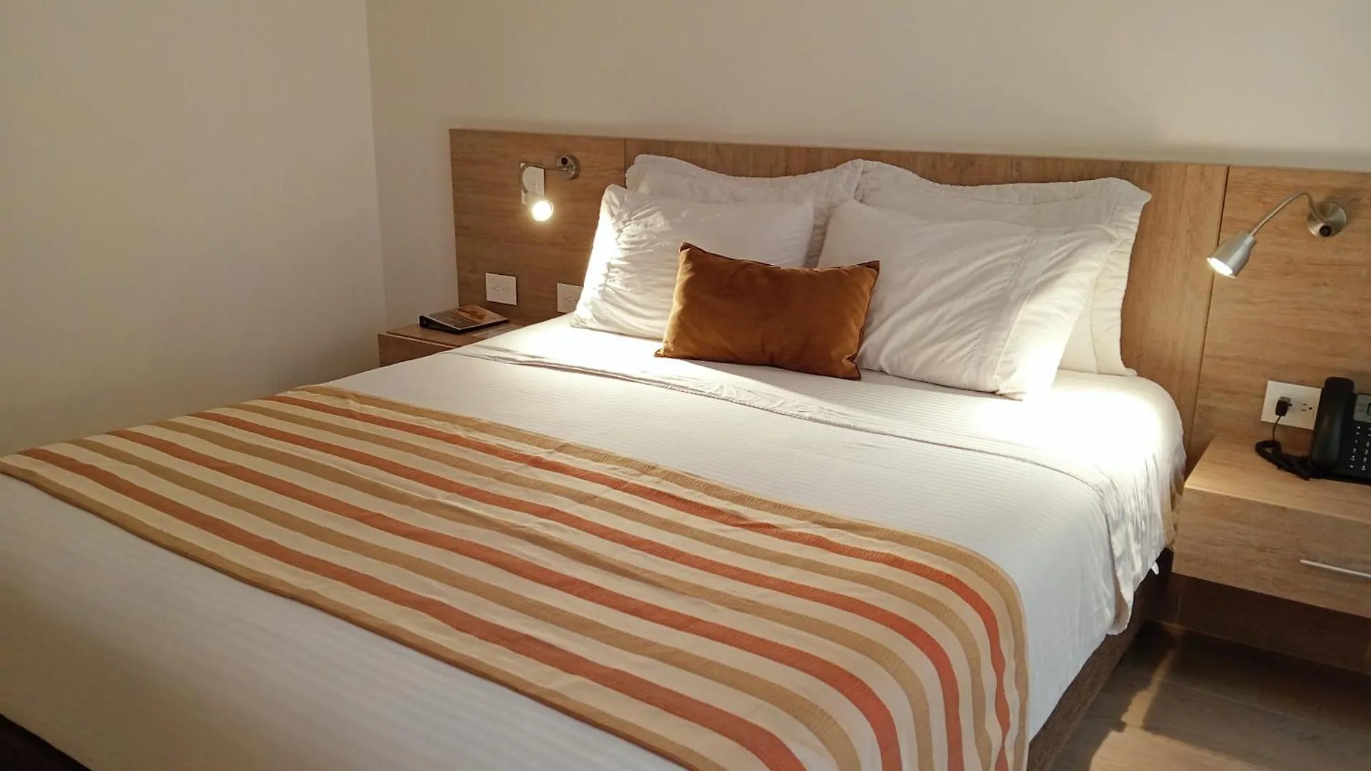 Hotel Lomas 10 Medellin By Dico