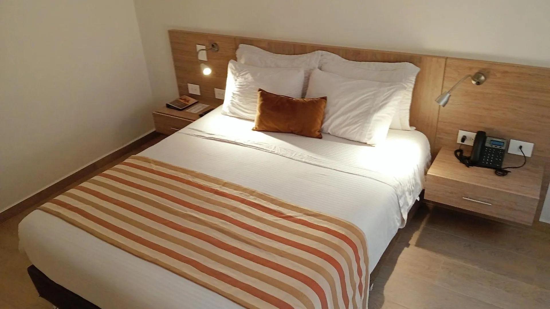 Hotel Lomas 10 Medellin By Dico