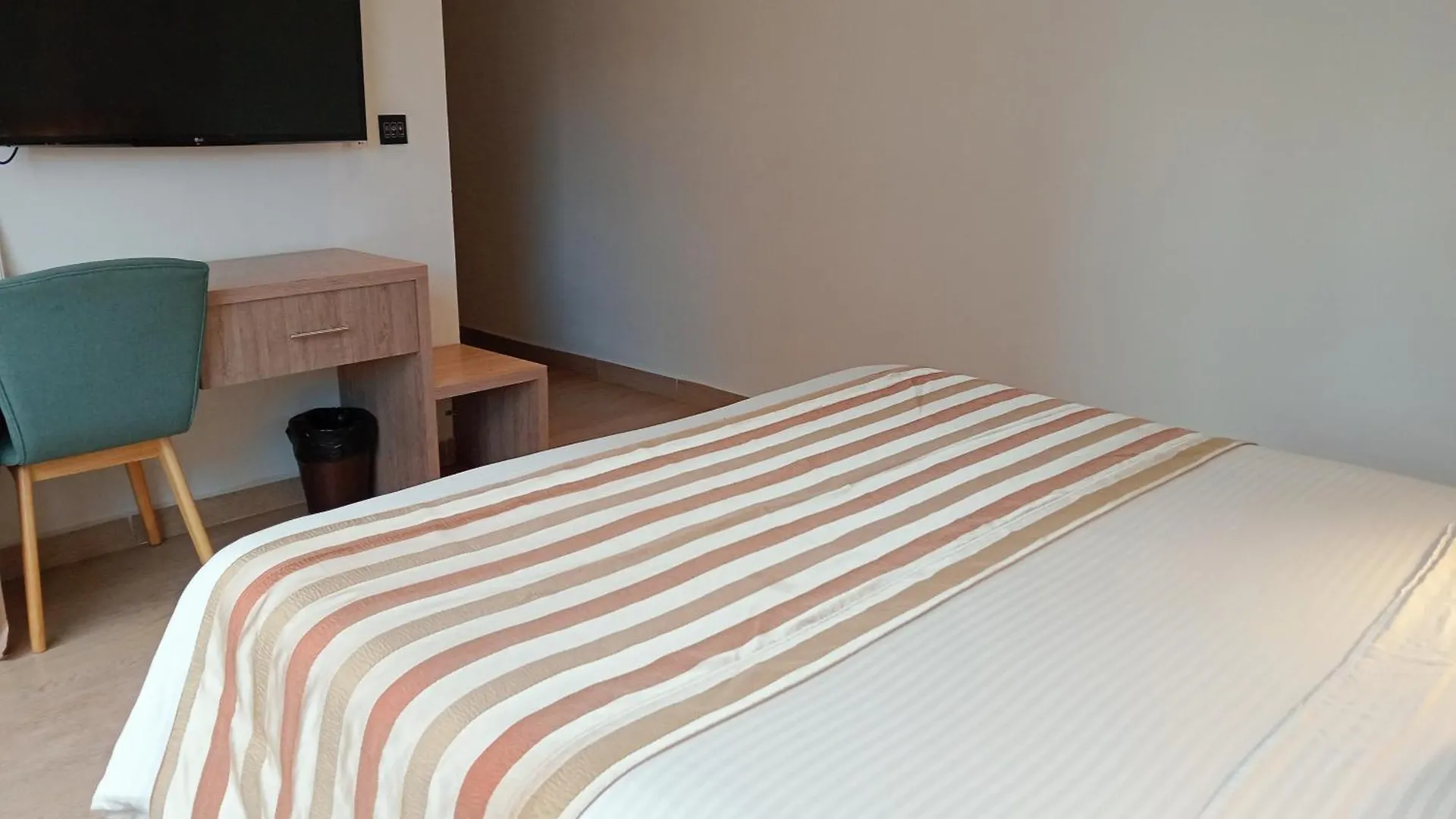 Hotel Lomas 10 Medellin By Dico