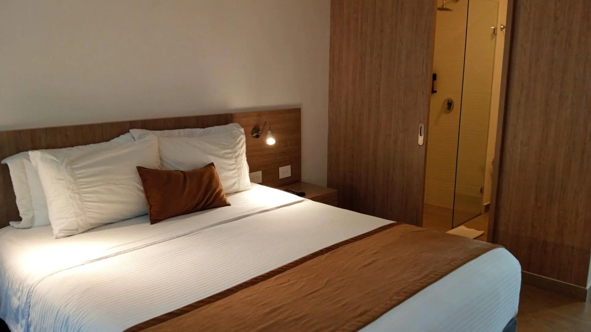 Hotel Lomas 10 Medellin By Dico