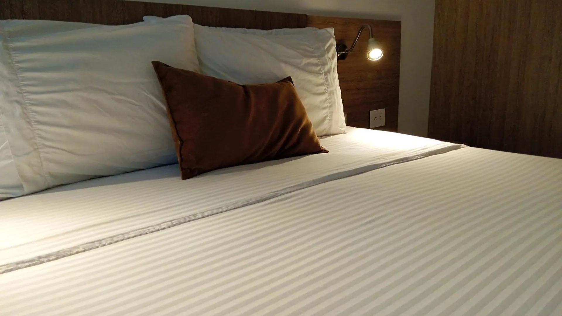 Hotel Lomas 10 Medellin By Dico