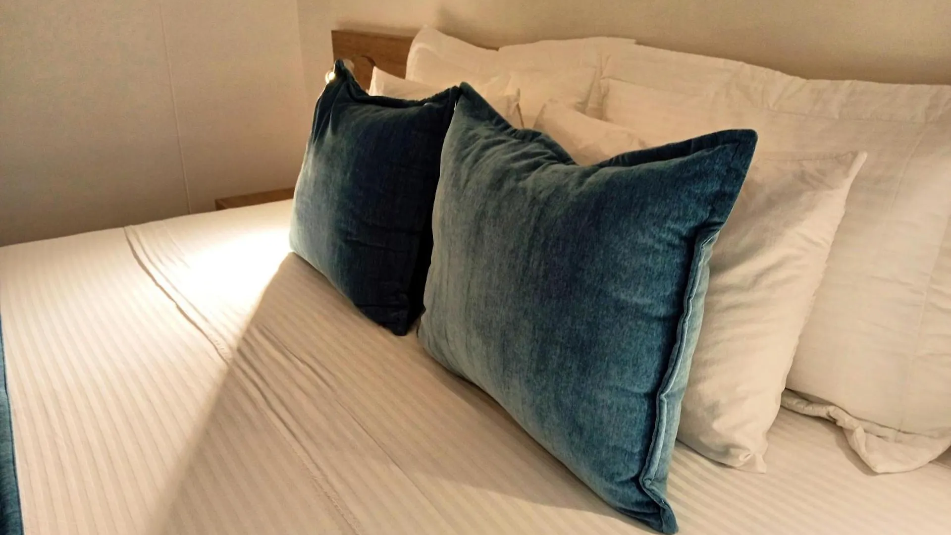 Hotel Lomas 10 Medellin By Dico