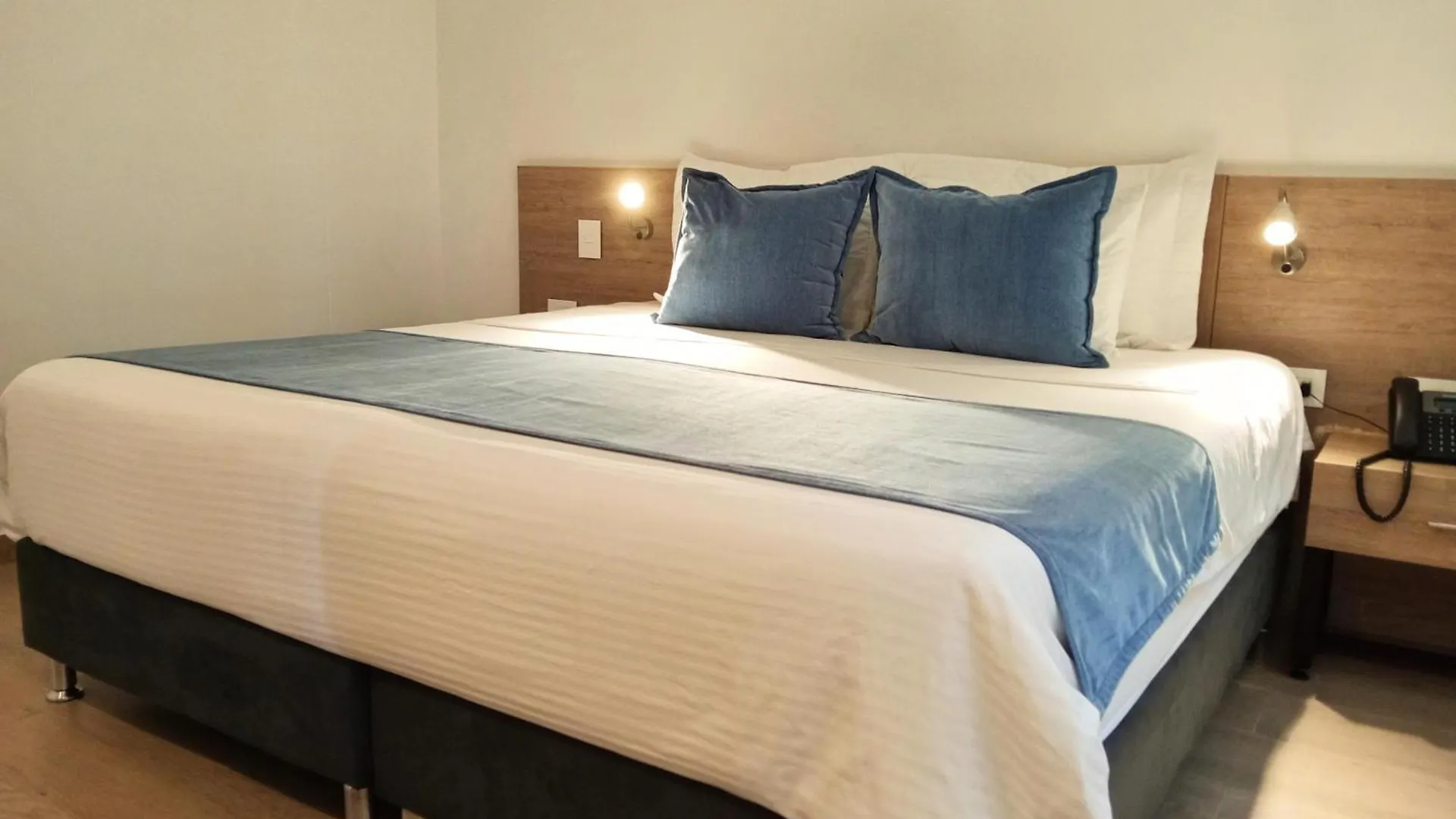 Hotel Lomas 10 Medellin By Dico