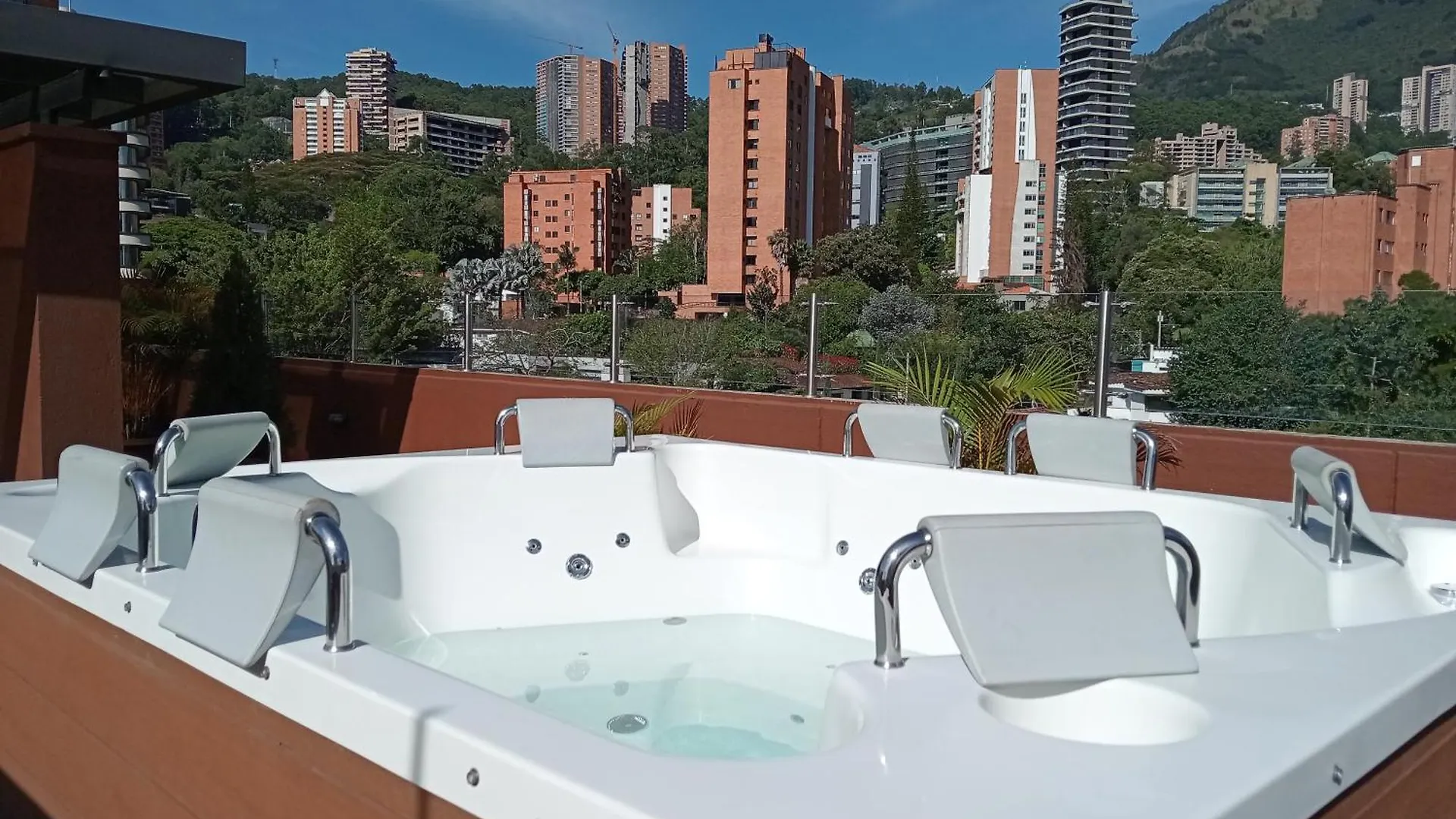 Hotel Lomas 10 Medellin By Dico